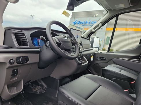 New 2026 Ford Transit 250 148 Medium Roof image 19