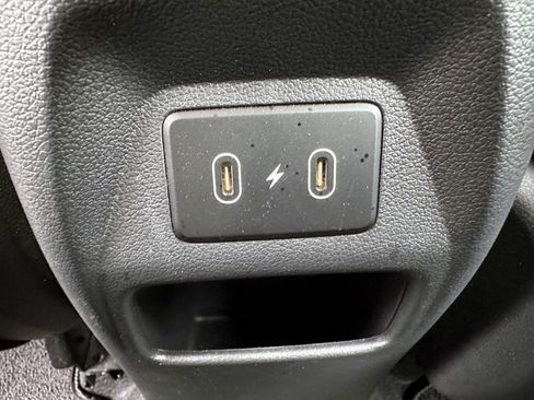 Used 2024 Hyundai Venue SEL FWD image 14