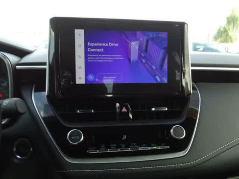 Used 2025 Toyota Corolla SE image 29