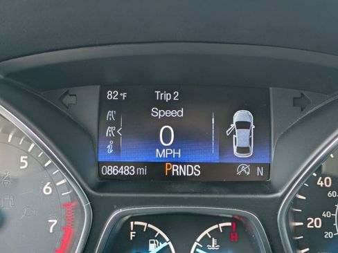 Used 2018 Ford Escape SE w/ SE Sync 3 Package FWD image 11