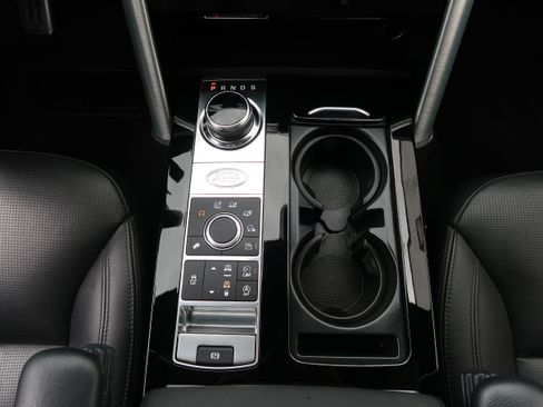 Used 2018 Land Rover Discovery HSE image 25