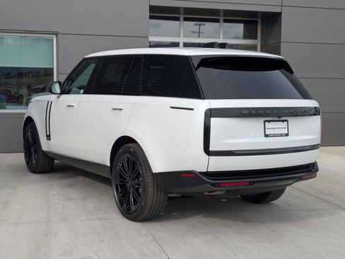 New 2026 Land Rover Range Rover Long Wheelbase SE image 8