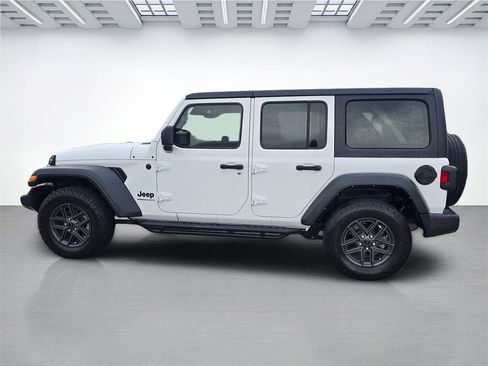 Used 2024 Jeep Wrangler Sport S image 6