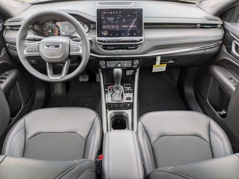New 2026 Jeep Compass Latitude image 15
