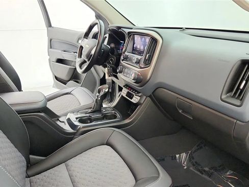 Used 2022 Chevrolet Colorado Z71 AWD/4WD image 36