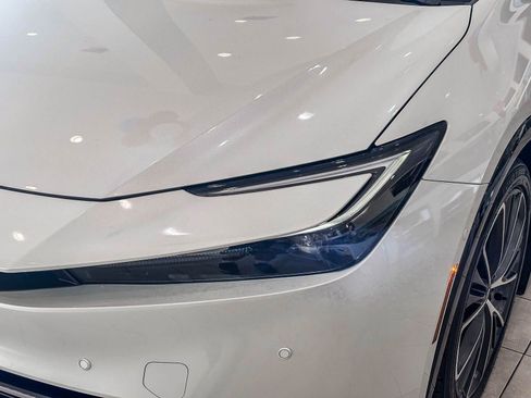 New 2026 Toyota Prius Limited FWD image 9
