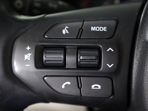 Used 2019 Kia Sedona EX image 39