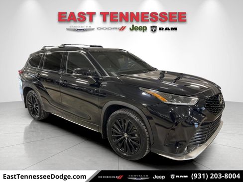 Used 2023 Toyota Highlander XSE FWD image 1