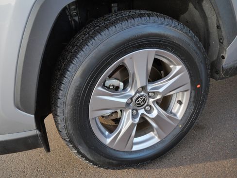 Certified 2025 Toyota RAV4 XLE image 16