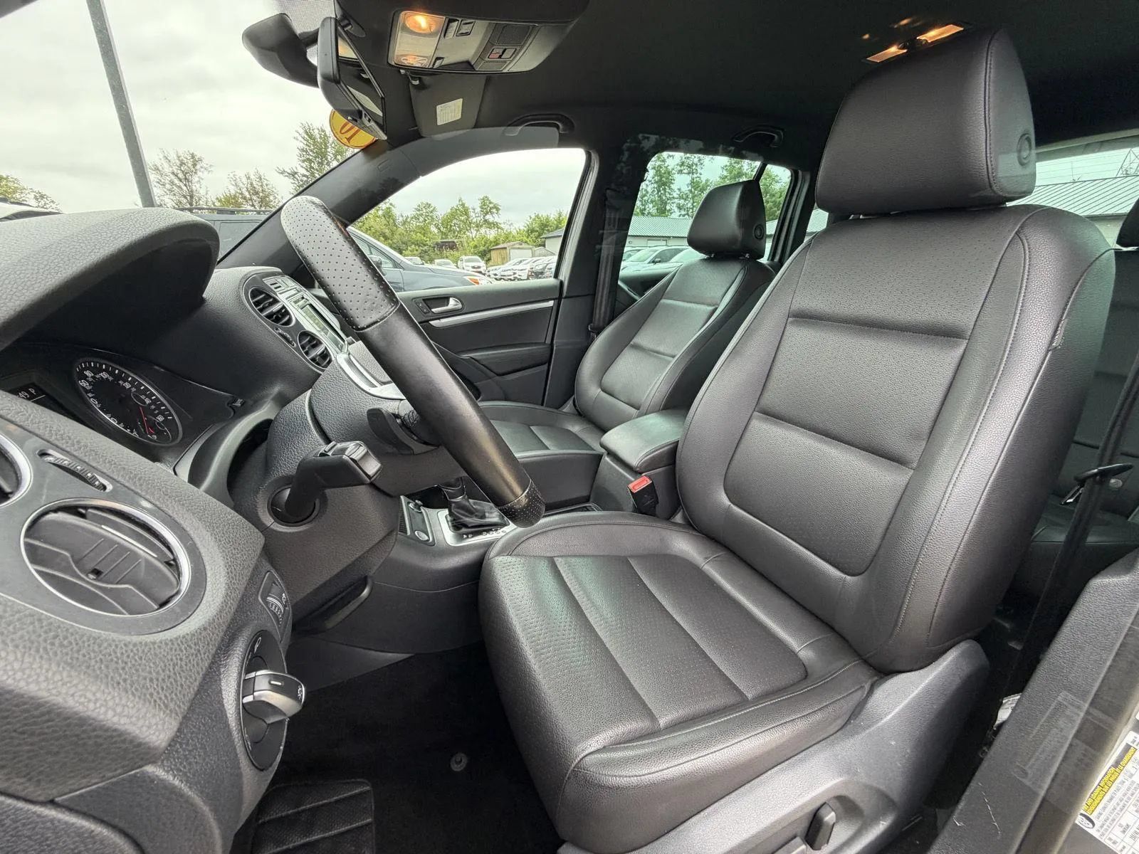 Used 2016 Volkswagen Tiguan R-Line FWD image 13