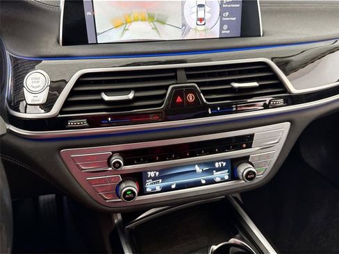 Used 2021 BMW 740i image 21