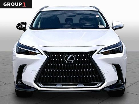 Certified 2024 Lexus NX 250 FWD w/ Towing Package (2000 Lbs) image 4