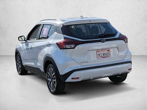 Used 2022 Nissan Kicks SV FWD image 8