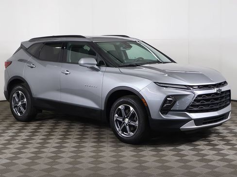 Used 2024 Chevrolet Blazer LT w/ Convenience Package FWD image 2