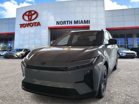Used 2026 Toyota C-HR AWD/4WD image 2