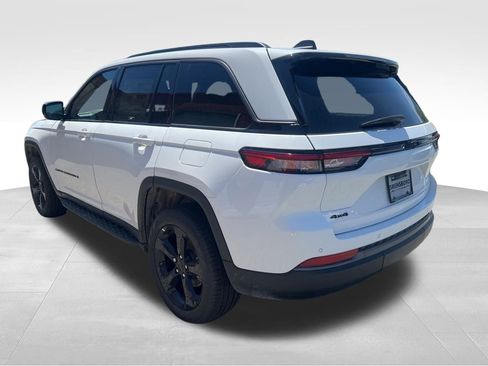 New 2026 Jeep Grand Cherokee Limited w/ Limited Altitude Package AWD/4WD image 3
