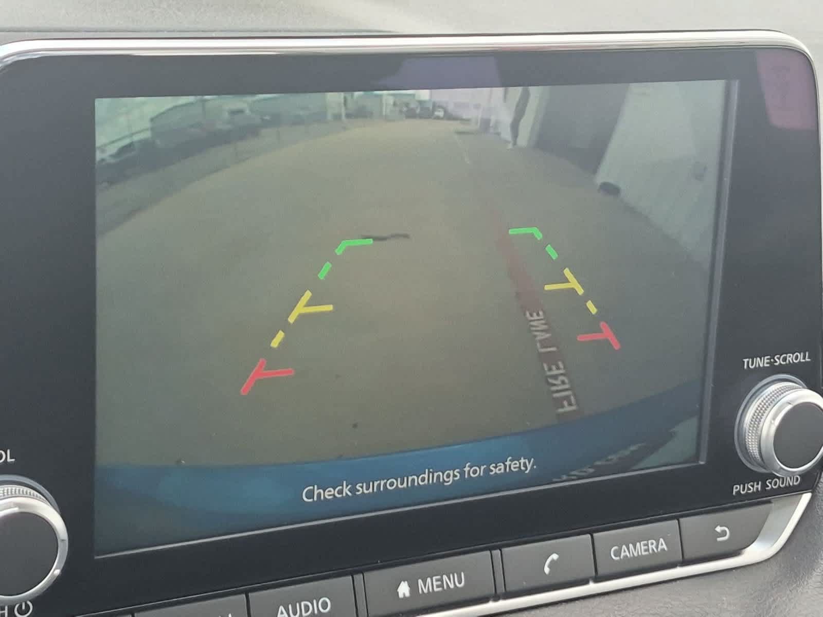 Used 2025 Nissan Sentra SV FWD image 14