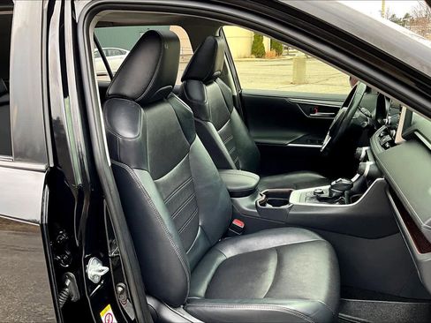 Used 2019 Toyota RAV4 Limited w/ Limited Grade Weather Package image 8