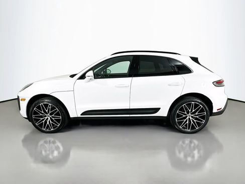 Used 2025 Porsche Macan image 2