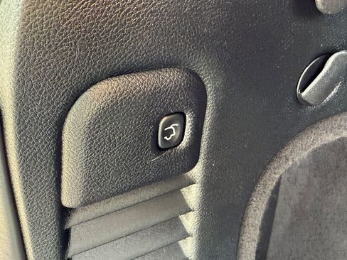 Used 2017 Jeep Grand Cherokee Limited RWD image 12