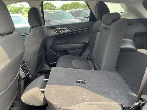 Used 2023 Kia Sportage LX AWD/4WD image 15