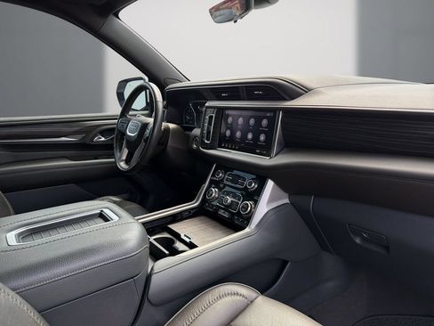 Certified 2021 GMC Yukon XL Denali w/ Denali Premium Package RWD image 16