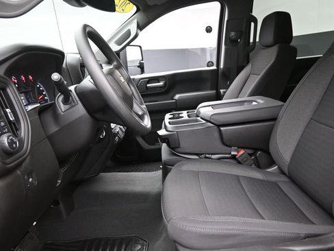 Used 2025 Chevrolet Silverado 2500 Custom w/ Custom Value Package image 15