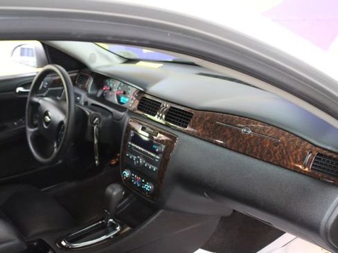 Used 2015 Chevrolet Impala LTZ FWD image 12