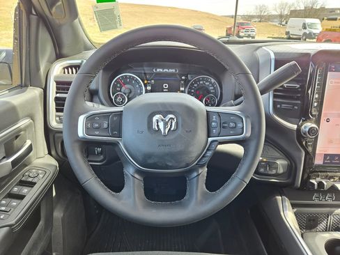 New 2026 RAM 2500 Big Horn AWD/4WD image 18