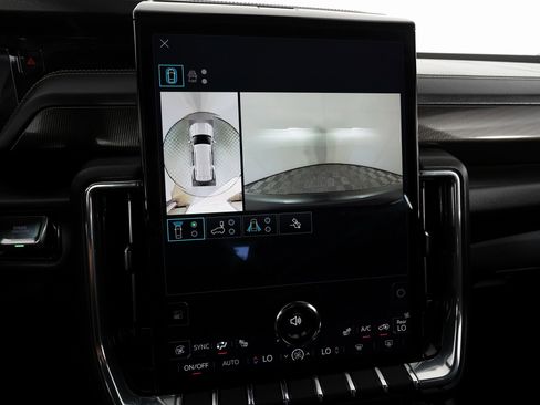 Used 2025 GMC Yukon Elevation w/ LPO, Yukon Black Package image 28