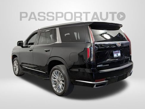 Used 2022 Cadillac Escalade Premium Luxury image 3