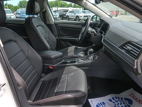 Used 2023 Volkswagen Jetta SE FWD image 17