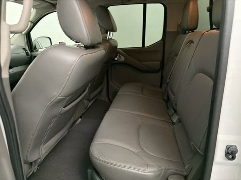 Used 2015 Nissan Frontier SL w/ Moonroof Package RWD image 16