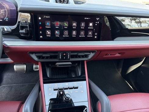 Used 2024 Porsche Cayenne S image 26