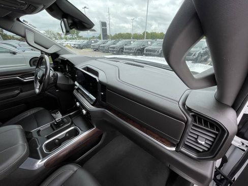 Used 2023 GMC Sierra 1500 SLT w/ SLT Convenience Package image 28