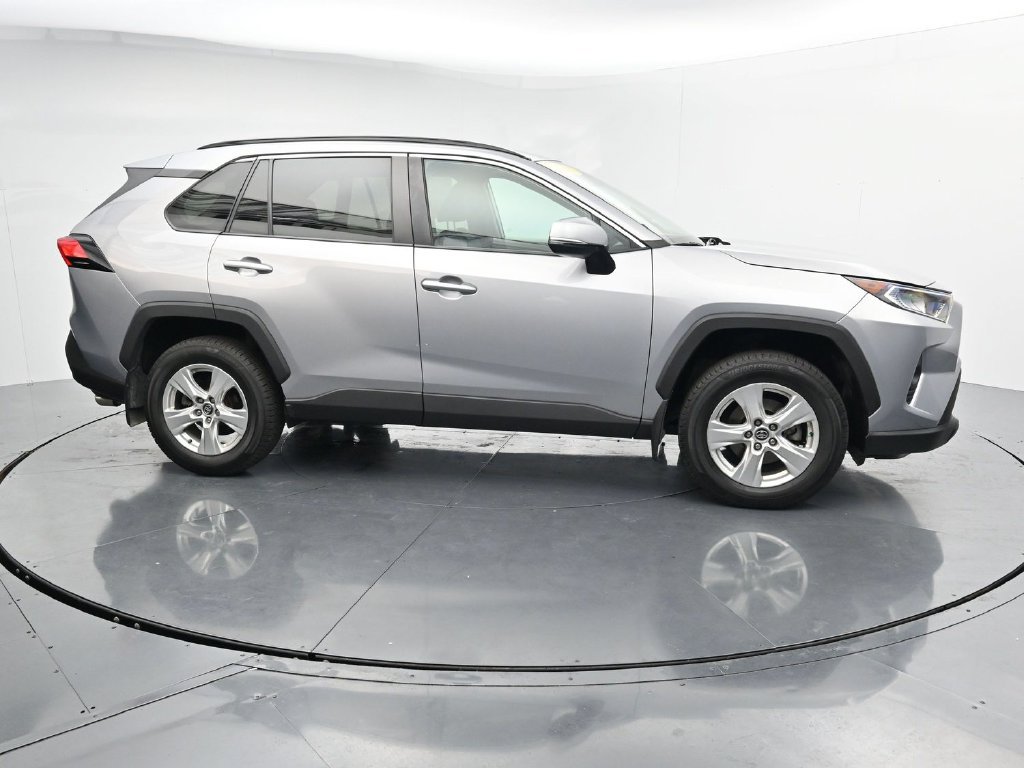 Used 2021 Toyota RAV4 XLE AWD/4WD image 9