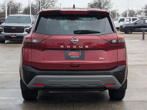 Used 2023 Nissan Rogue SV image 5
