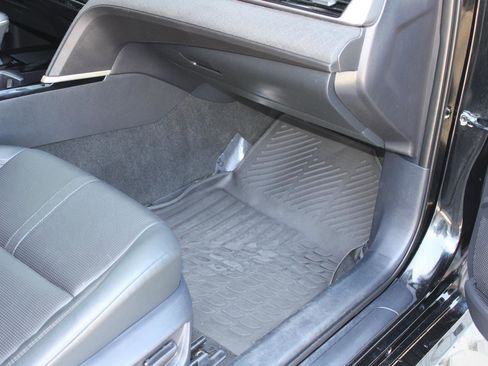 Used 2025 Toyota Camry XLE FWD image 36