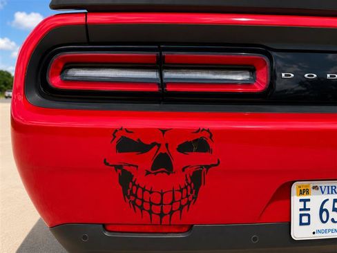 Used 2015 Dodge Challenger SRT Hellcat RWD image 15