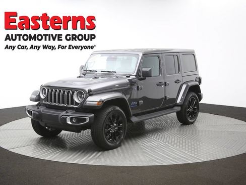 Used 2025 Jeep Wrangler Unlimited Sahara AWD/4WD image 55