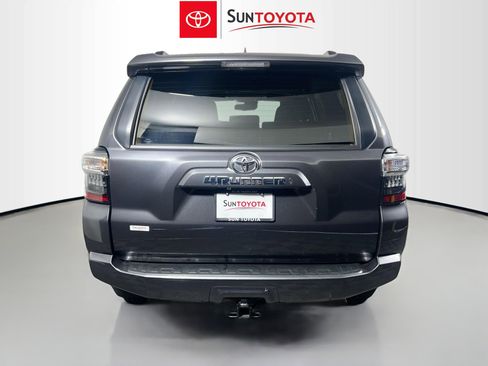 Used 2022 Toyota 4Runner SR5 Premium w/ Moonroof Package AWD/4WD image 5