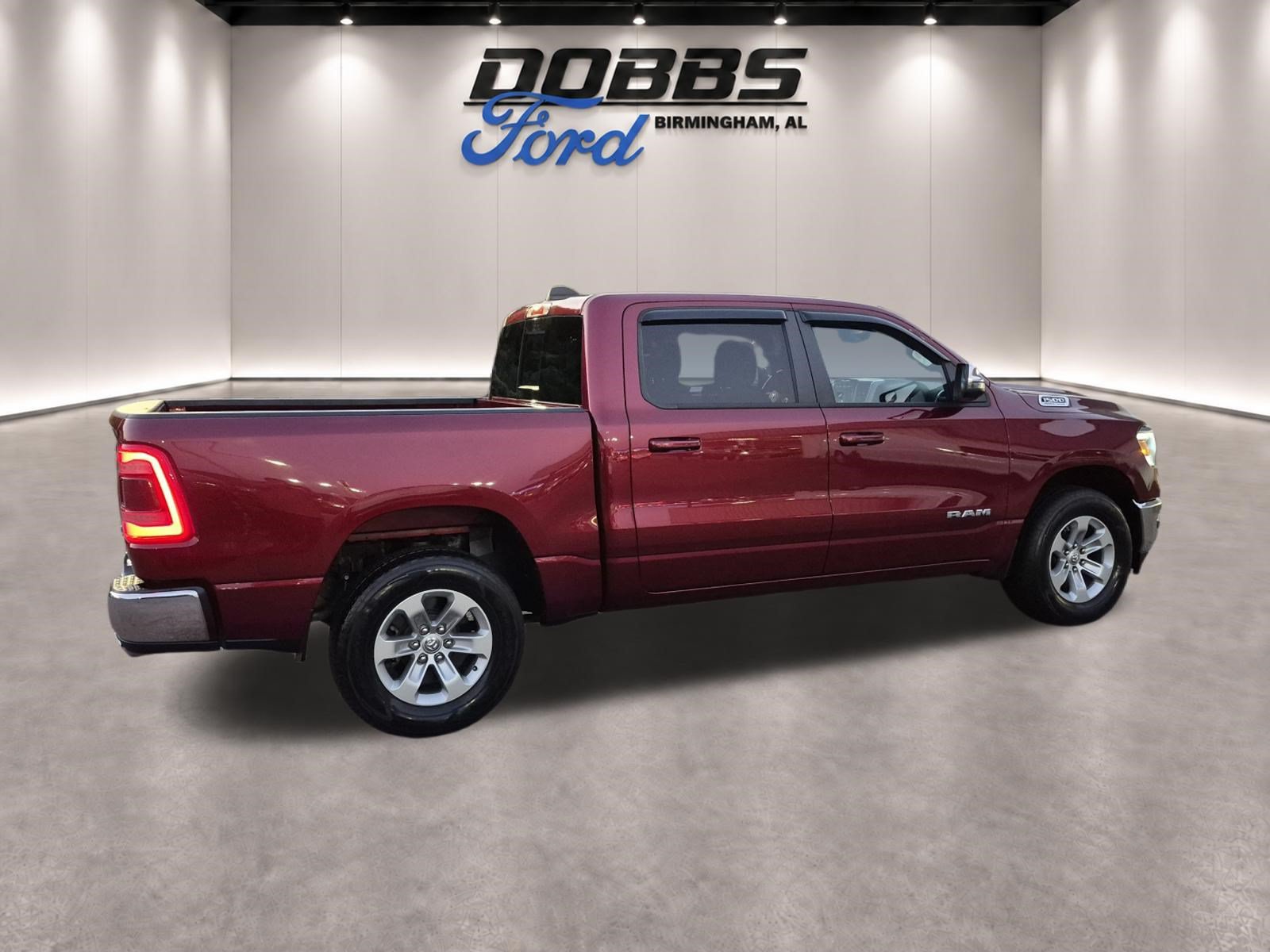 Used 2023 RAM 1500 Laramie AWD/4WD image 4