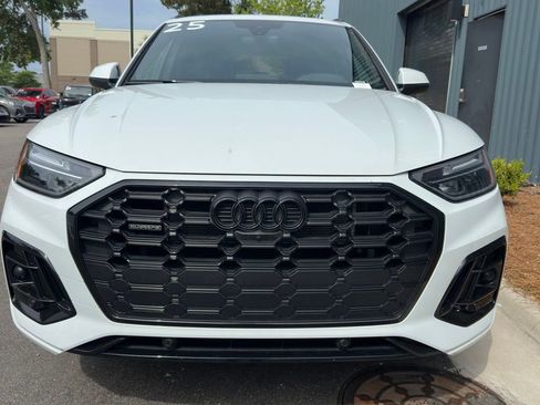 Used 2025 Audi Q5 e Premium Plus w/ Premium Plus Package AWD/4WD image 2