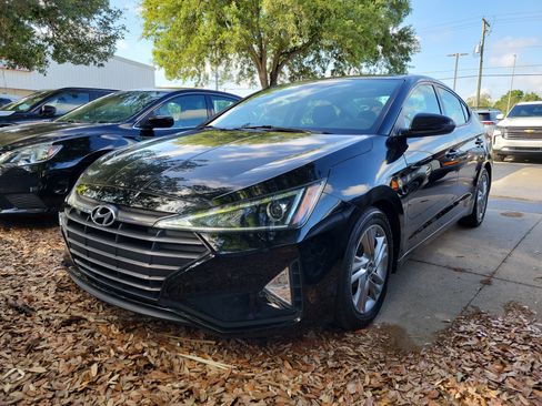 Used 2020 Hyundai Elantra SEL w/ Cargo Package (C1) FWD image 2
