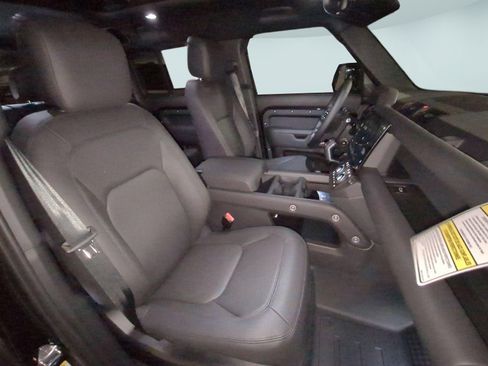 New 2026 Land Rover Defender 110 X-Dynamic SE AWD/4WD image 30