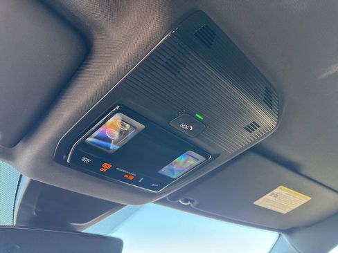 Used 2024 Volkswagen Atlas Cross Sport SE image 33