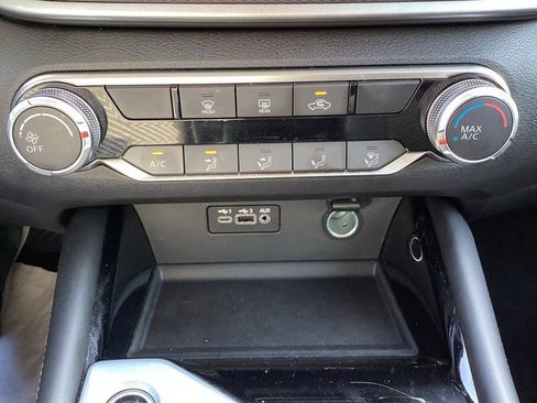 Used 2025 Nissan Altima 2.5 SR AWD/4WD image 17