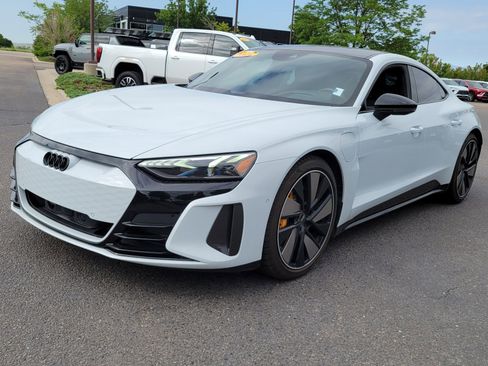 Used 2022 Audi RS e-tron GT w/ Carbon Performance Package AWD/4WD image 4