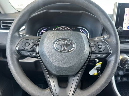 Certified 2025 Toyota RAV4 LE image 21