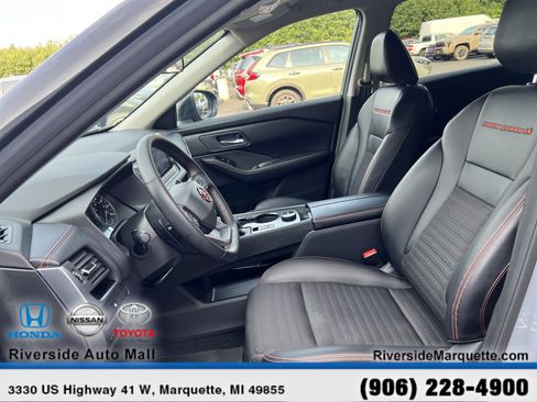 Used 2025 Nissan Rogue SV AWD/4WD image 15